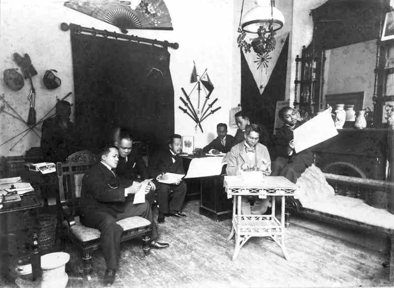 (The Comite Central Filipino at work; Source: NHCP website)